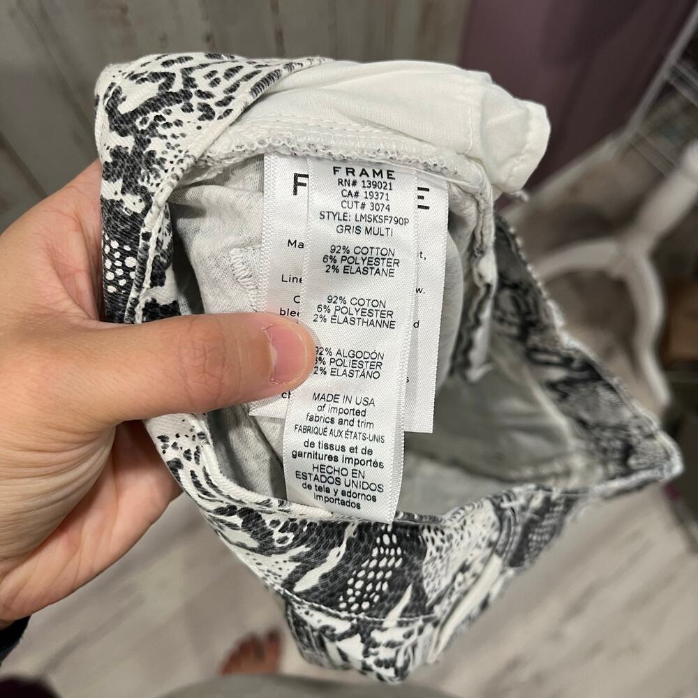 FRAME Le Mini Split Front Black Python-Print Deni… - image 5